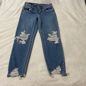 American Eagle mom jean